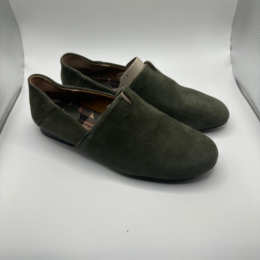 b.o.c. Born Concept Womens Olive Green Suede Slip On Loafer Flats Size 8.5M